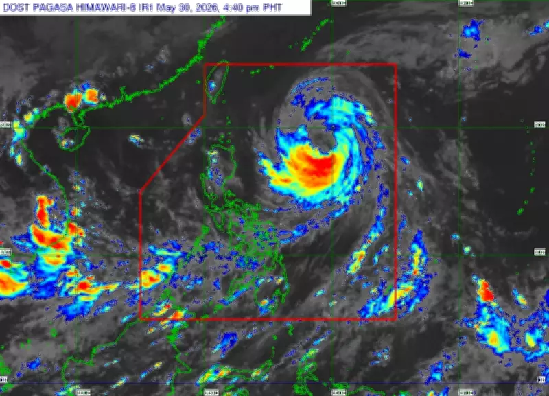 Typhoon Domeng Intensifies, Moves Toward Japan