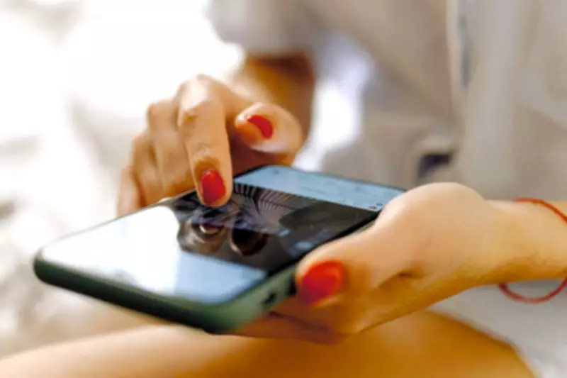 When Success Feels Like a Performance: Coping with Social Media Pressure