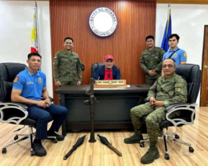 Indanan Mayor Leads Turnover of RPG, Warheads to Boost Sulu Peace