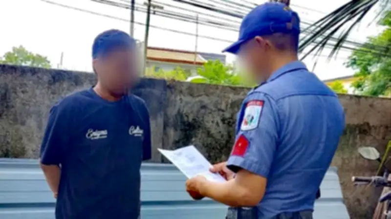 Mandaluyong City Most Wanted Surrenders to Police in Iloilo