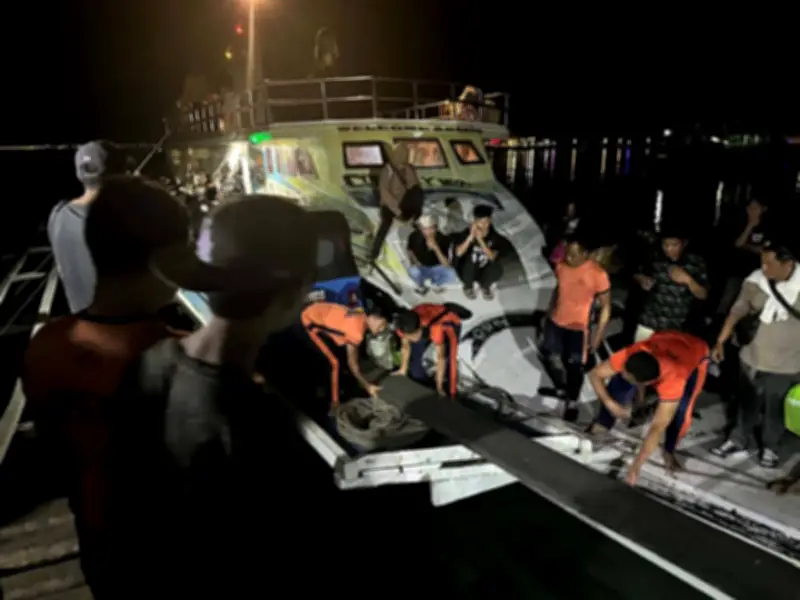 PCG Rescues 63 from Drifting Motorboat Off Sulu Waters