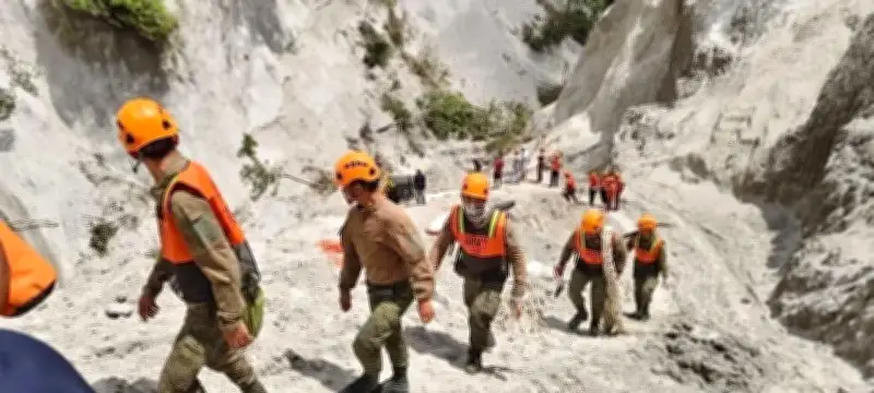 PH Army, Air Force Continue Aid to Mindanao Quake Victims