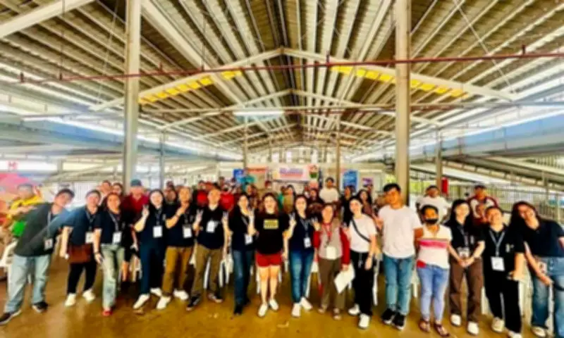SSS Palengke Caravan Brings Services to San Fernando Market