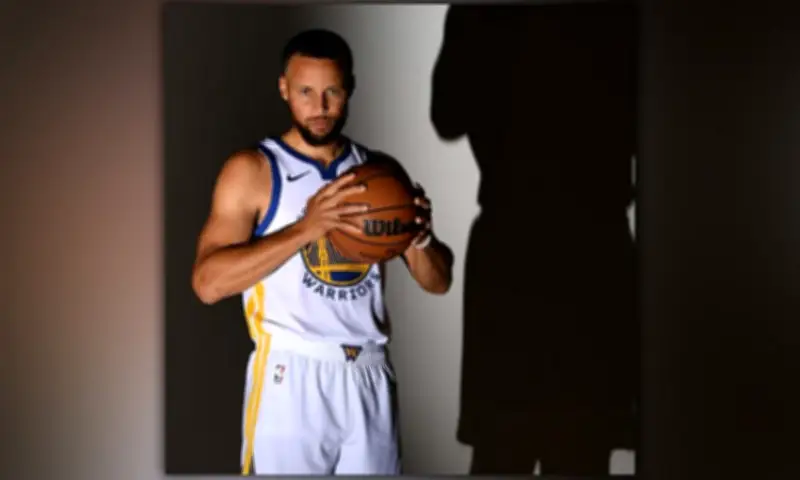 Stephen Curry Signs Major Shoe and Apparel Deal with Li-Ning
