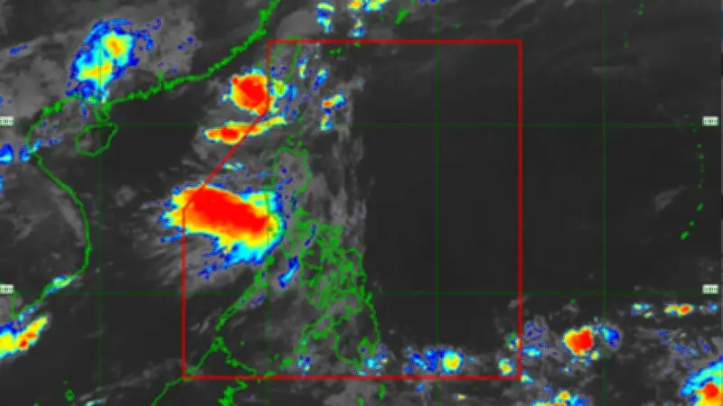 Tropical Depression Ester Maintains Strength as It Moves Across Southern Taiwan