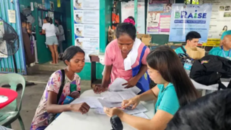 Iloilo City Mobile Registration Serves 100 Residents Including 6 Ati